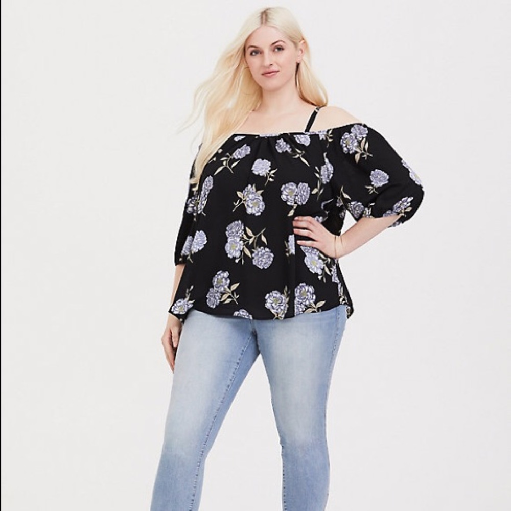 Torrid Sz 2 Floral Georgette Cold Shoulder Blouse